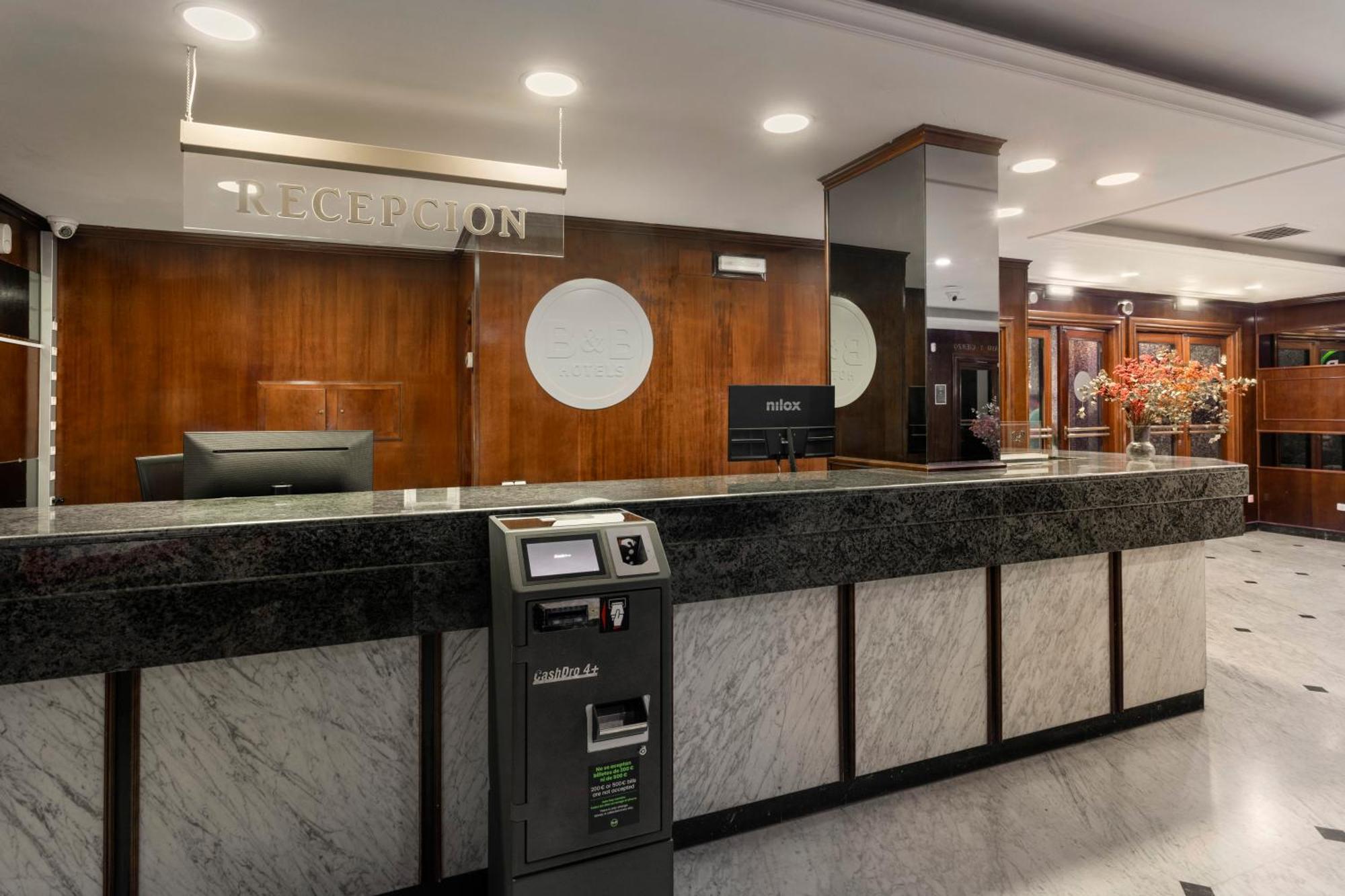 B&B Hotel Zaragoza Royal Exterior photo