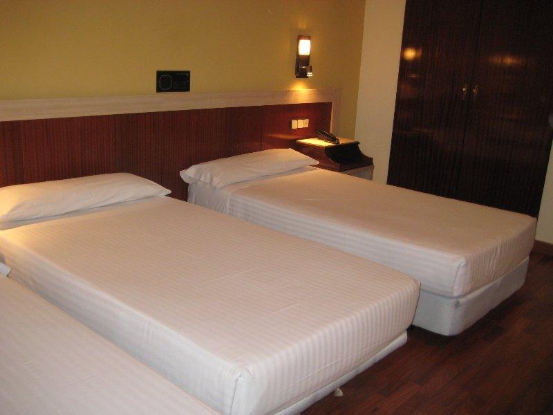 B&B Hotel Zaragoza Royal Room photo