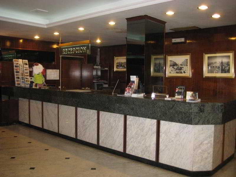 B&B Hotel Zaragoza Royal Interior photo
